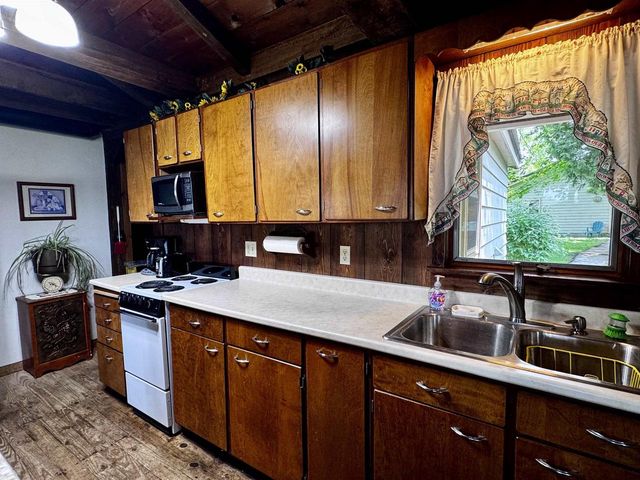 W11020 Howard Drive, Fox Lake, WI 53933
