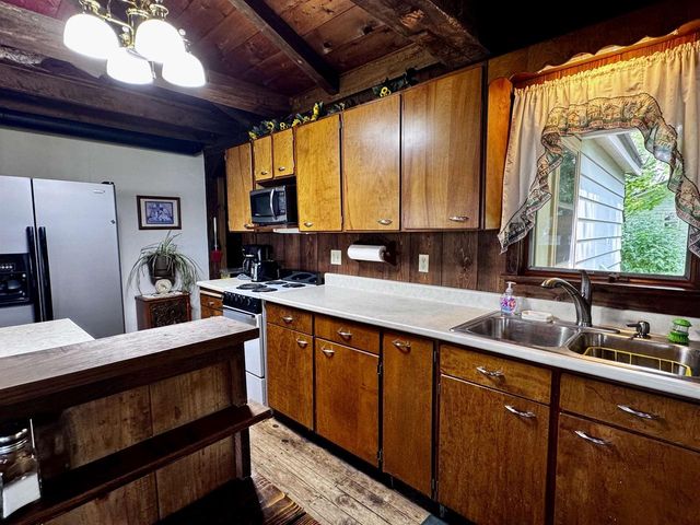 W11020 Howard Drive, Fox Lake, WI 53933