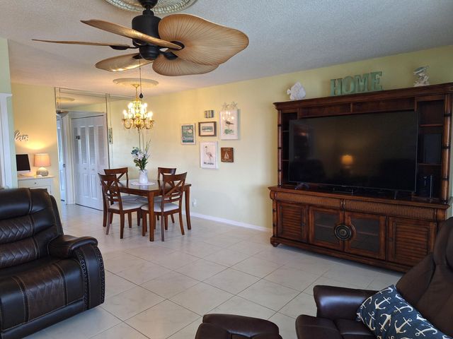 305 Andover L, West Palm Beach, FL 33417