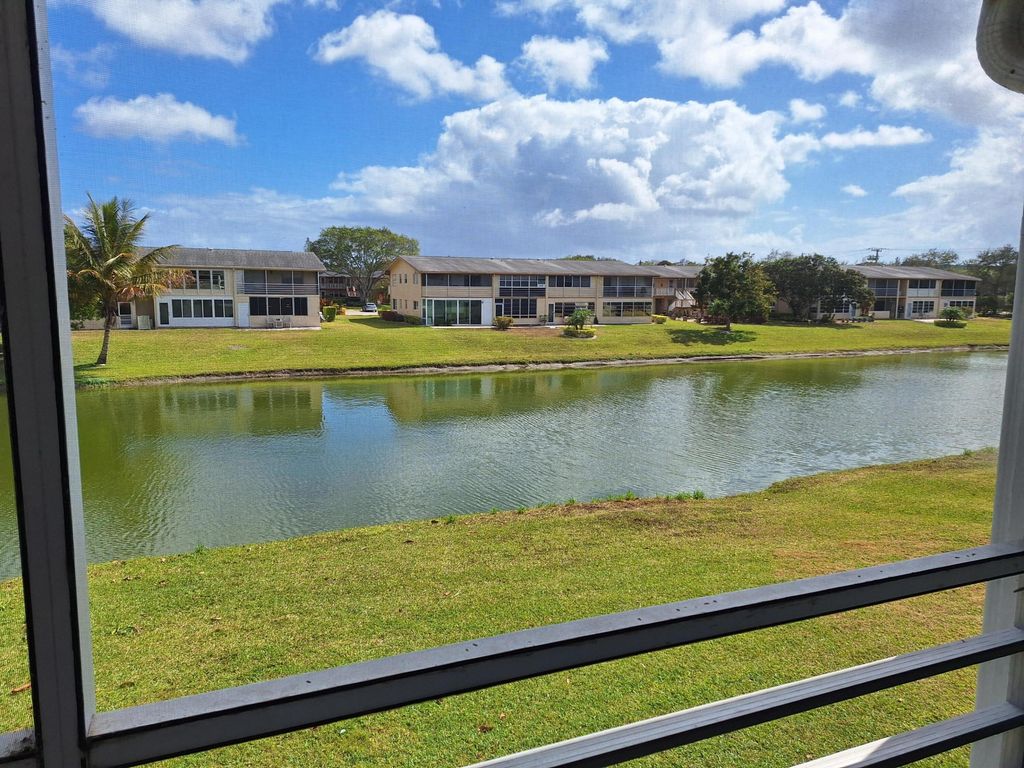 305 Andover L, West Palm Beach, FL 33417