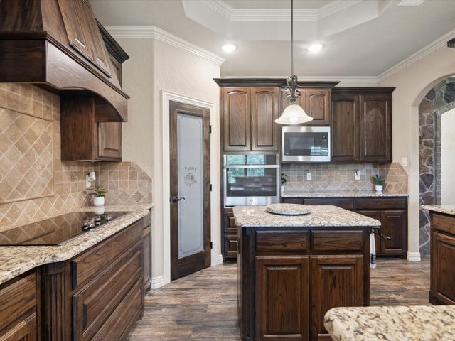 239 Scenic Wood Drive, Reno, TX 76020