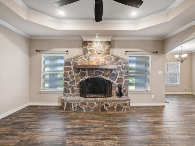 239 Scenic Wood Drive, Reno, TX 76020