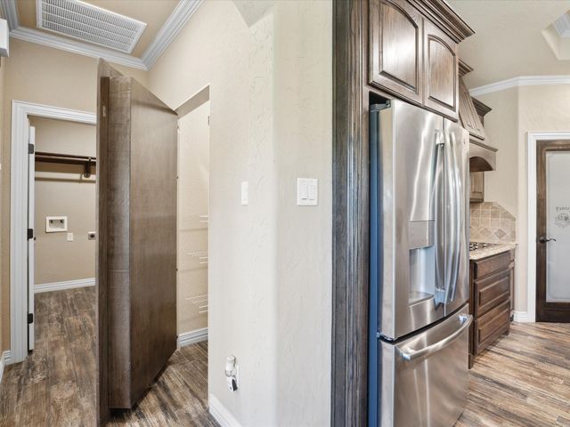 239 Scenic Wood Drive, Reno, TX 76020