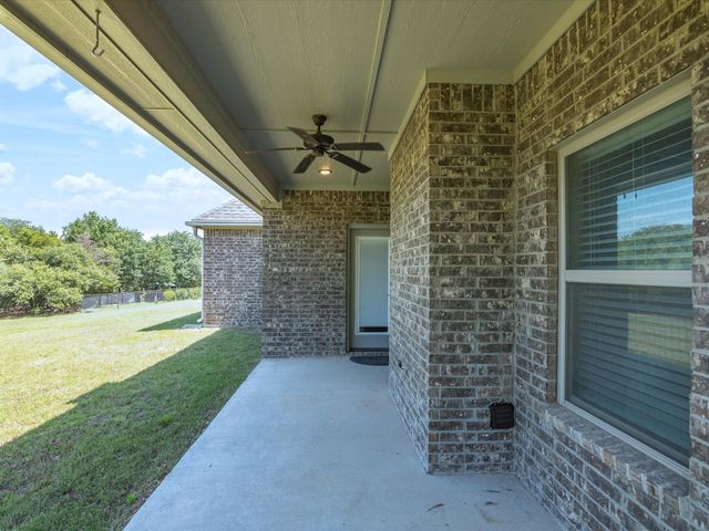 239 Scenic Wood Drive, Reno, TX 76020
