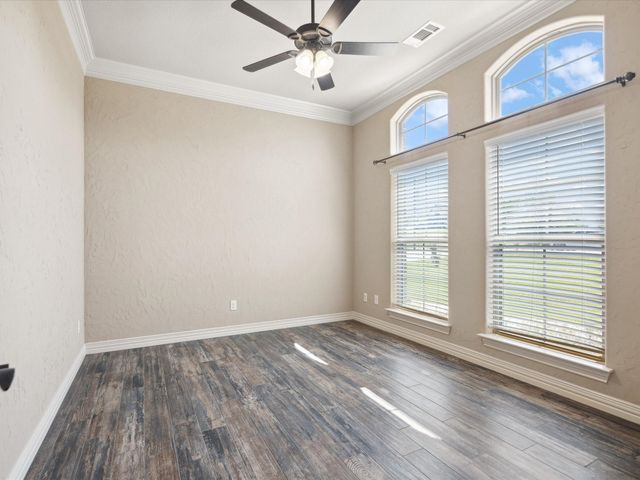 239 Scenic Wood Drive, Reno, TX 76020