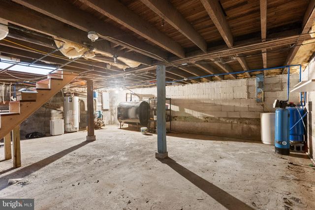 210 AIRPORT, Selinsgrove, PA 17870