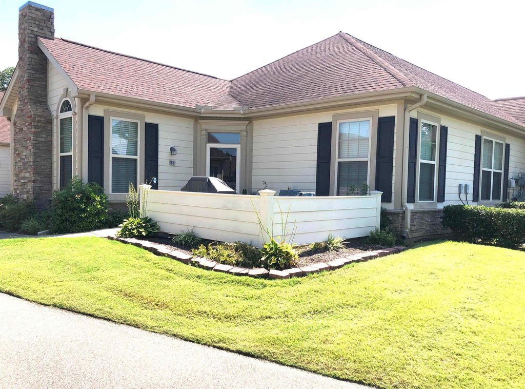 1618 E SOUTHFIELD CIR E, Memphis, TN 38016