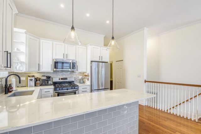 2142 W Chicago Avenue 4, Chicago, IL 60622