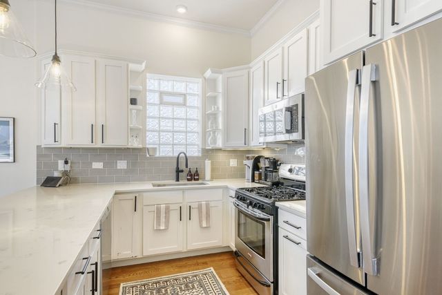 2142 W Chicago Avenue 4, Chicago, IL 60622