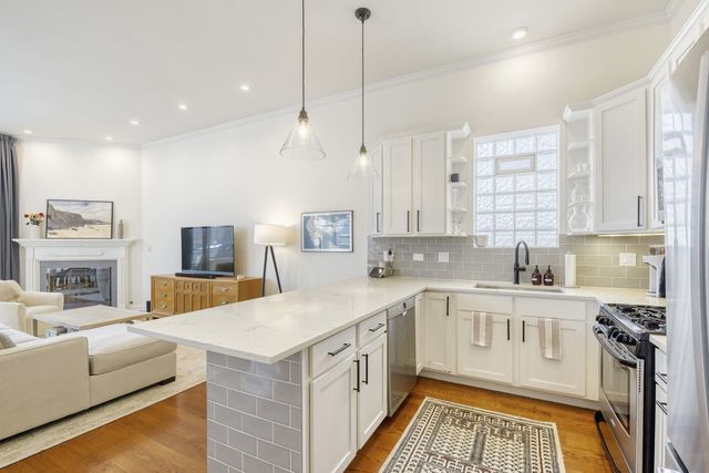 2142 W Chicago Avenue 4, Chicago, IL 60622