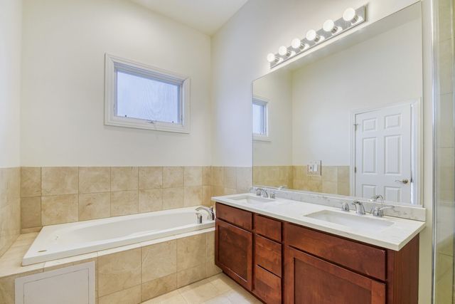 2142 W Chicago Avenue 4, Chicago, IL 60622