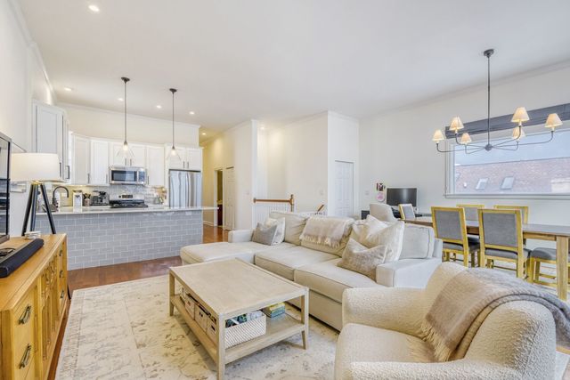 2142 W Chicago Avenue 4, Chicago, IL 60622