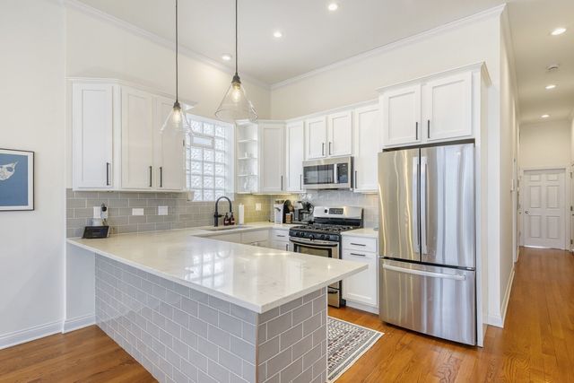 2142 W Chicago Avenue 4, Chicago, IL 60622