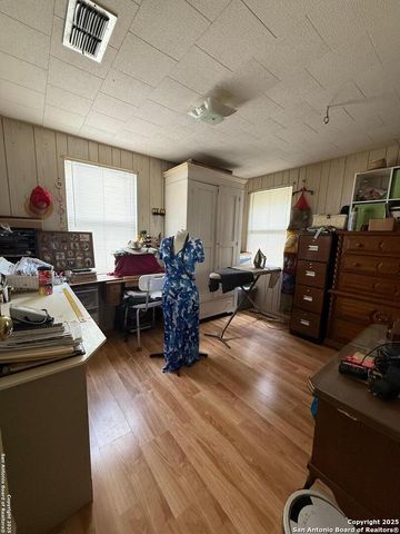 2542 Pena, Carrizo Springs, TX 78834