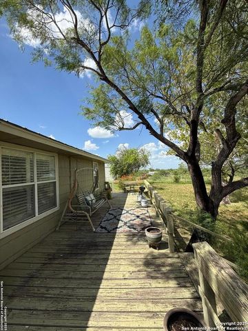 2542 Pena, Carrizo Springs, TX 78834