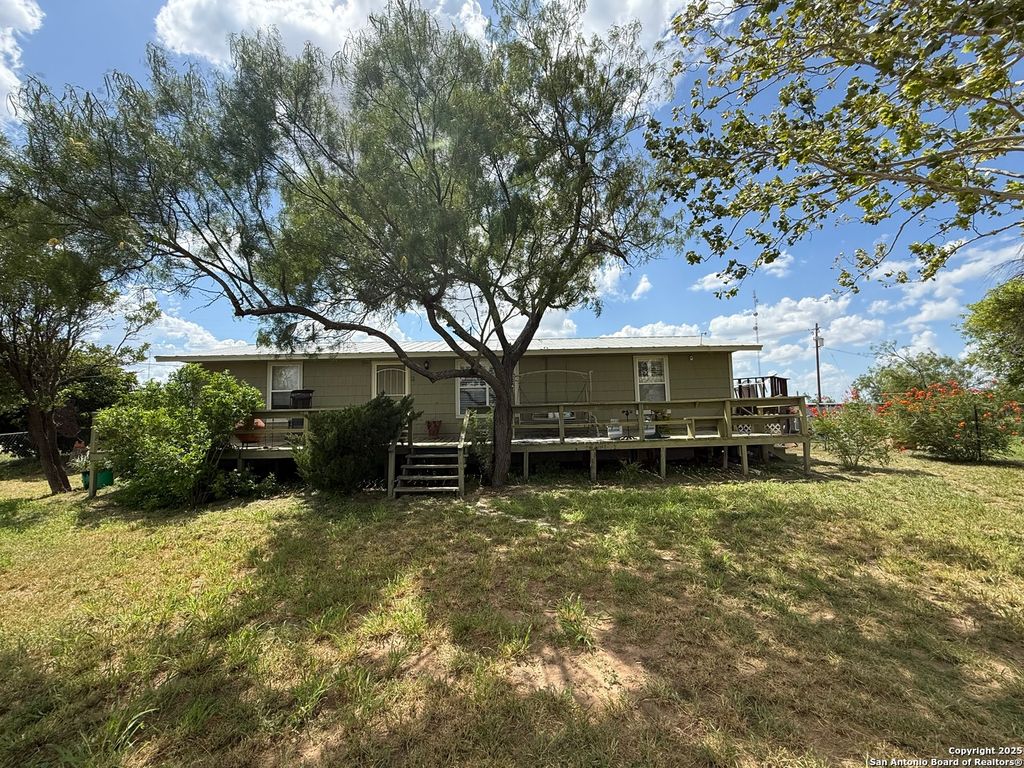 2542 Pena, Carrizo Springs, TX 78834