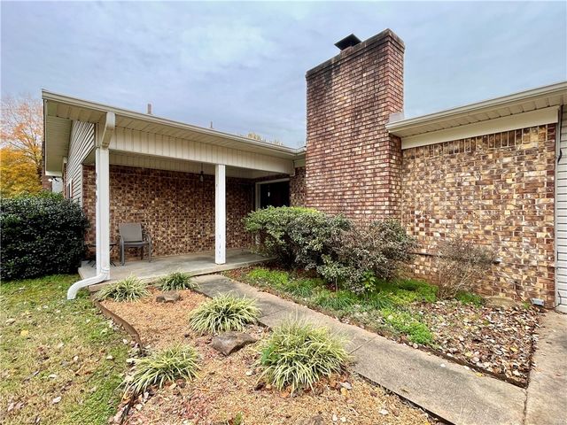 909 W 16th Circle, Russellville, AR 72801