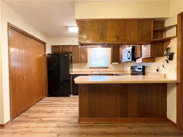 909 W 16th Circle, Russellville, AR 72801