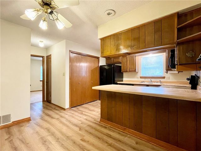 909 W 16th Circle, Russellville, AR 72801