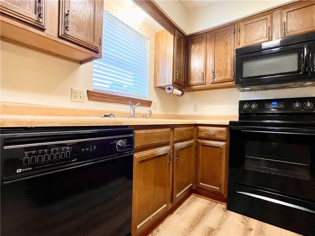 909 W 16th Circle, Russellville, AR 72801