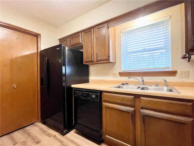 909 W 16th Circle, Russellville, AR 72801