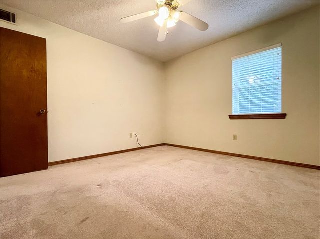 909 W 16th Circle, Russellville, AR 72801