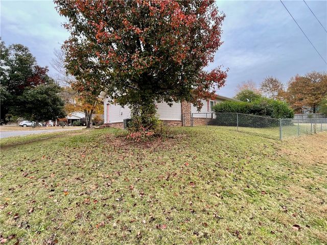 909 W 16th Circle, Russellville, AR 72801