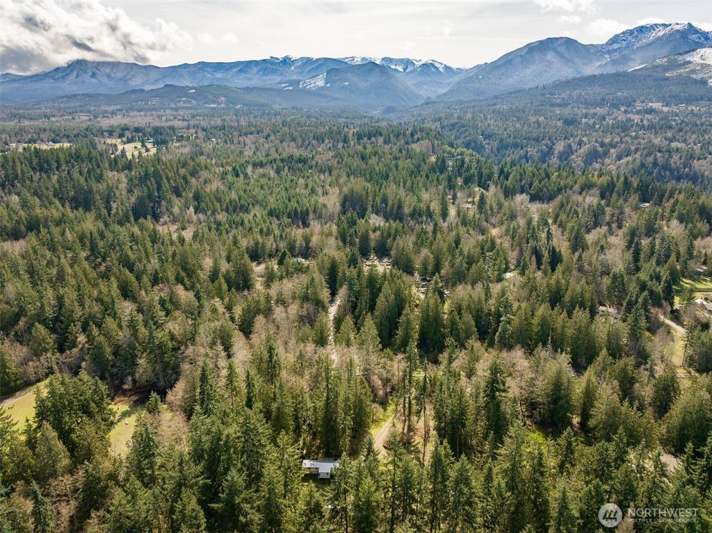 225 Deer Run, Port Angeles, WA 98362