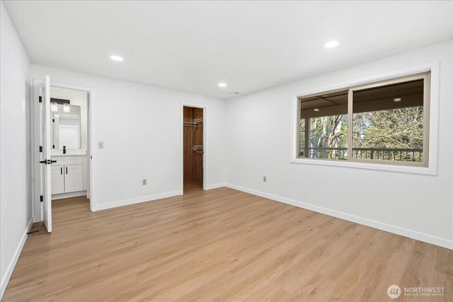16018 36th Avenue NE, Lake Forest Park, WA 98155