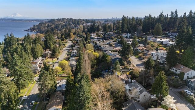 16018 36th Avenue NE, Lake Forest Park, WA 98155
