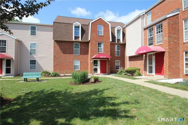 113 Heather Ridge 113, Shelton, CT 06484