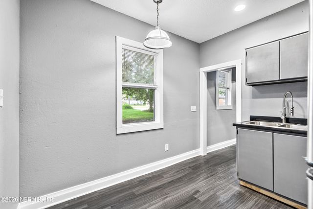 2121 FLESHER Avenue, Jacksonville, FL 32207