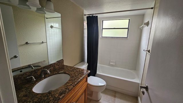 1581 Balfour Point Drive G, West Palm Beach, FL 33411