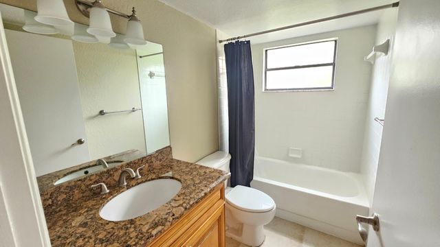 1581 Balfour Point Drive G, West Palm Beach, FL 33411