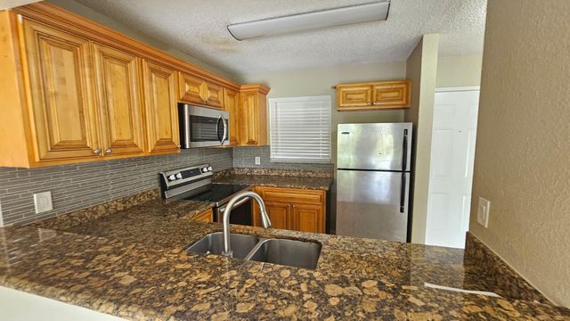 1581 Balfour Point Drive G, West Palm Beach, FL 33411