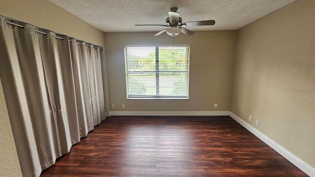 1581 Balfour Point Drive G, West Palm Beach, FL 33411