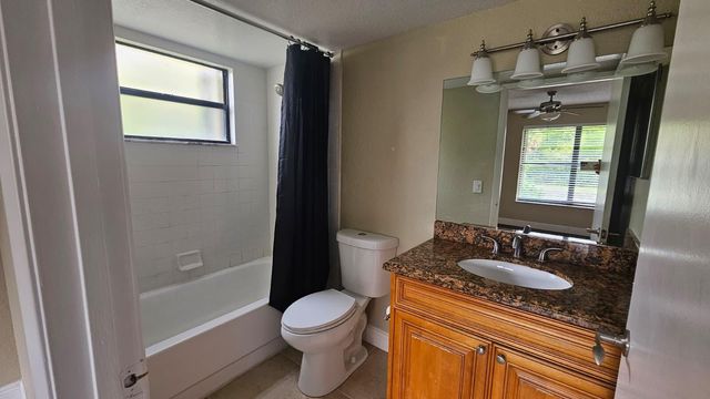 1581 Balfour Point Drive G, West Palm Beach, FL 33411