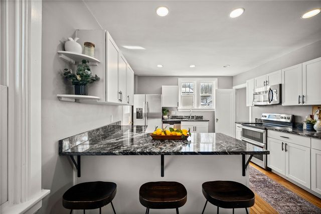 833 Vallevista Ave, Mt Lebanon, PA 15234