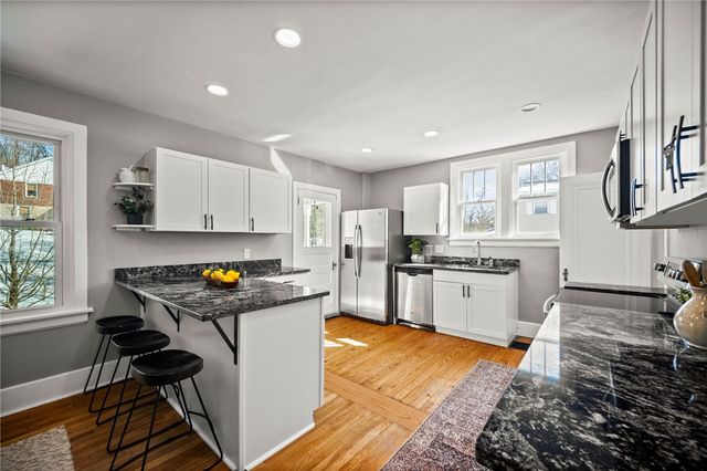 833 Vallevista Ave, Mt Lebanon, PA 15234