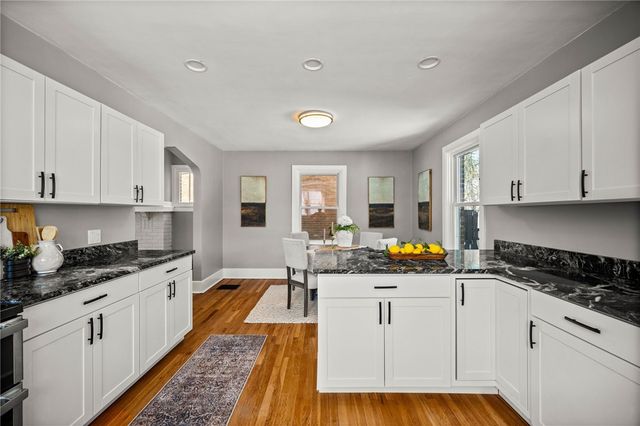 833 Vallevista Ave, Mt Lebanon, PA 15234