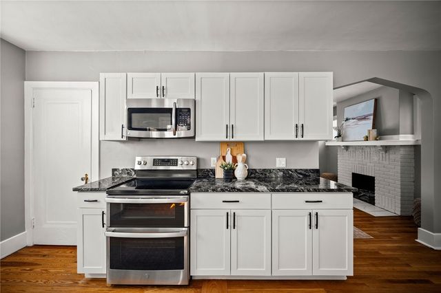 833 Vallevista Ave, Mt Lebanon, PA 15234