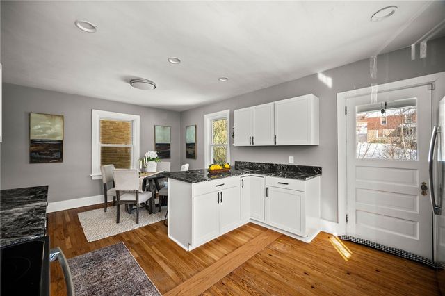 833 Vallevista Ave, Mt Lebanon, PA 15234