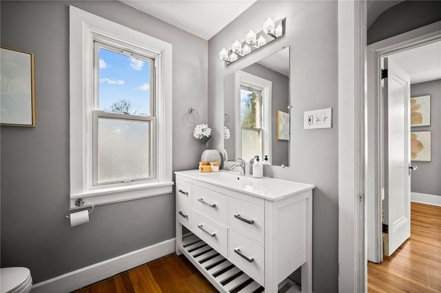 833 Vallevista Ave, Mt Lebanon, PA 15234