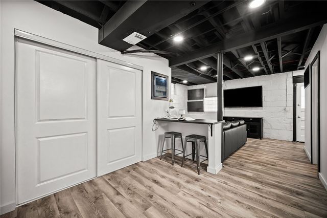 833 Vallevista Ave, Mt Lebanon, PA 15234