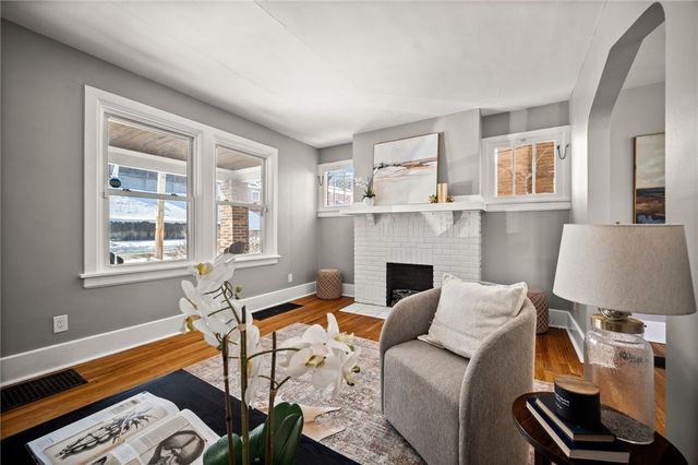 833 Vallevista Ave, Mt Lebanon, PA 15234