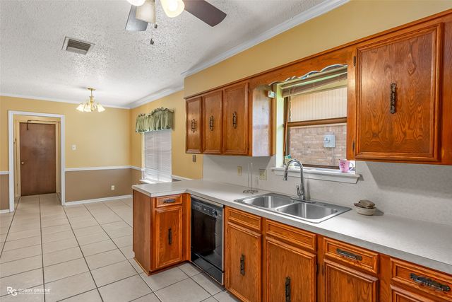 2422 Somersworth Drive, Shreveport, LA 71118