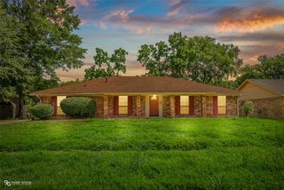 2422 Somersworth Drive, Shreveport, LA 71118