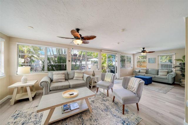1004 68TH STREET NW, Bradenton, FL 34209