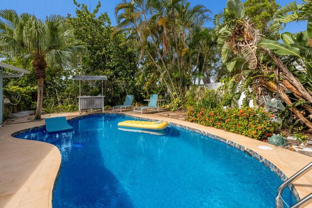 1004 68TH STREET NW, Bradenton, FL 34209