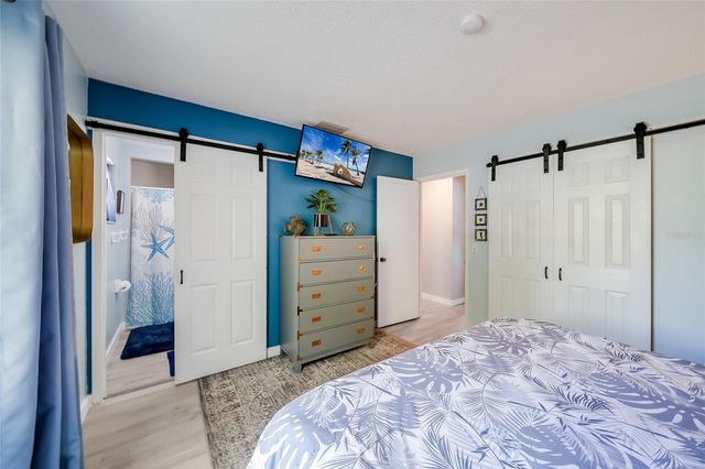 1004 68TH STREET NW, Bradenton, FL 34209